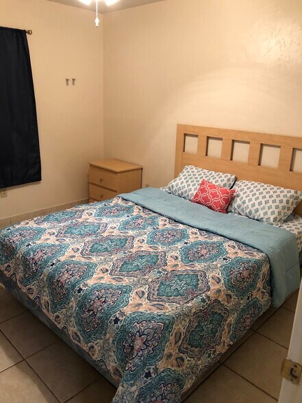 Building Photo - 2360 SW Archer Rd