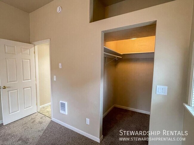 Building Photo - 2960 Alder St