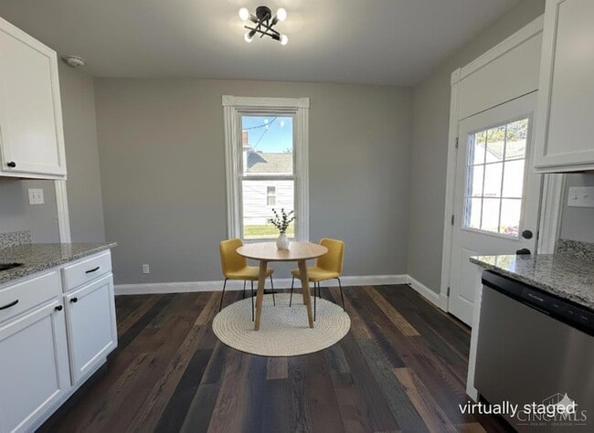 Building Photo - 504 Fairview Ave