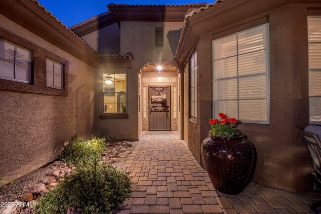 Building Photo - 9053 E Hobart St