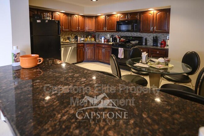 Building Photo - 67 Vaughan Dr