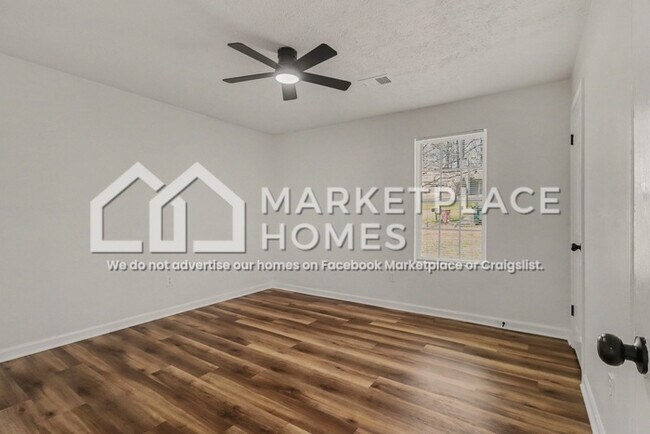 Building Photo - 5415 Glen Haven Dr