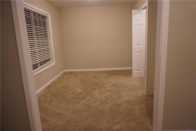 Building Photo - 840 Paper Creek Dr SE