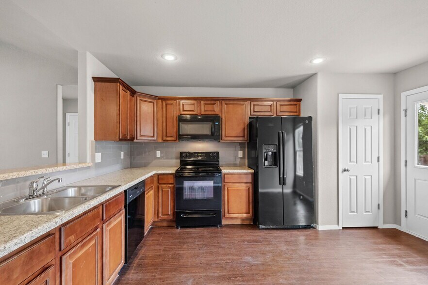 Building Photo - 1388 S Spritz Dr