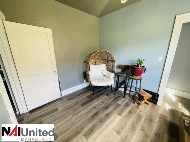 Building Photo - Five bedroom, Two and a half bath home for rent