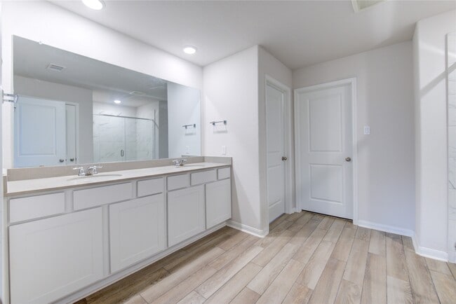 Building Photo - 2536 Malibu Gln Dr