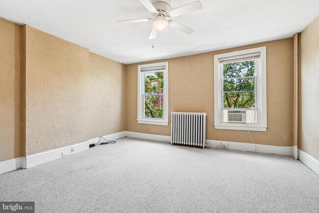 Building Photo - 206 Ripka St