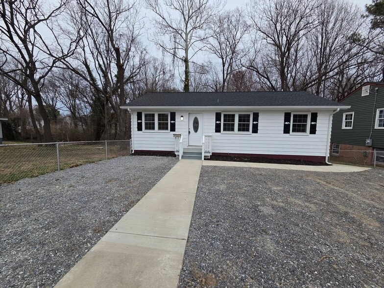 Building Photo - 5506 Campbell Ave