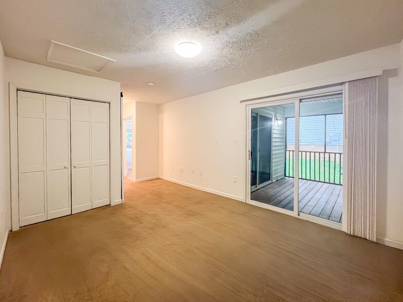 Building Photo - 36 Fox Hill Dr