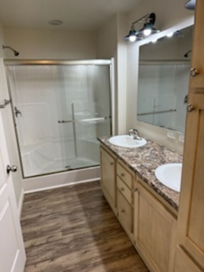 Building Photo - A gem of a home in Boardman