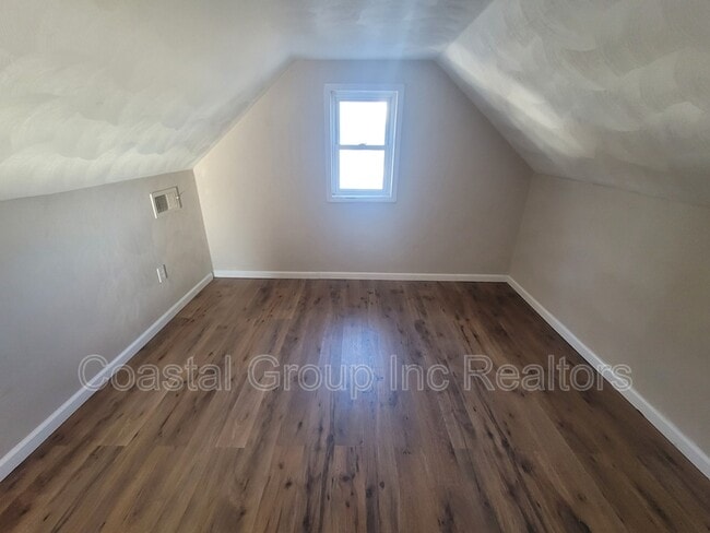 Building Photo - 1364 Jenifer St