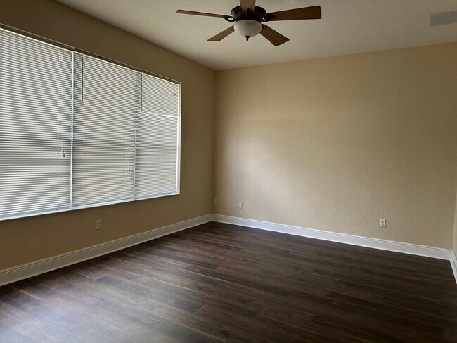 Building Photo - 2211 Pine Oaks Tr