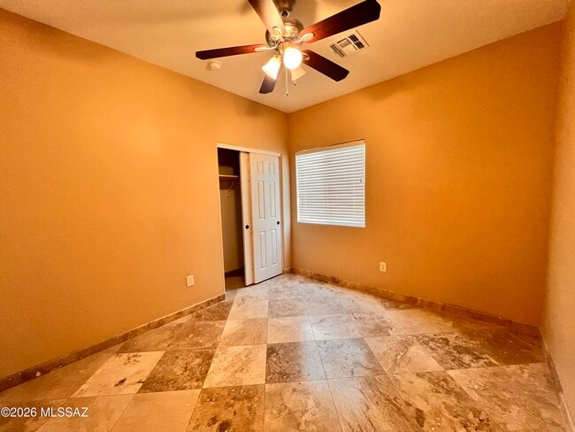 Building Photo - 1271 W Varese Way