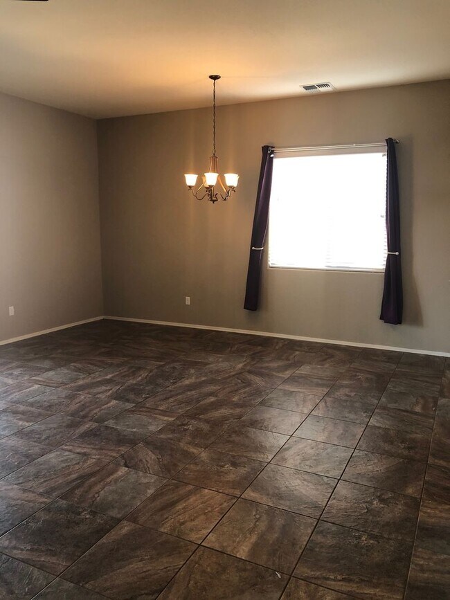 Building Photo - Corner Lot Charmer- Granville Amenities Included!