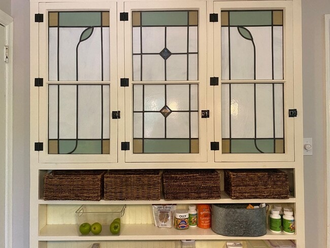 Building Photo - North AVL - Spacious Home with Large Yard and Outdoor Fireplace!