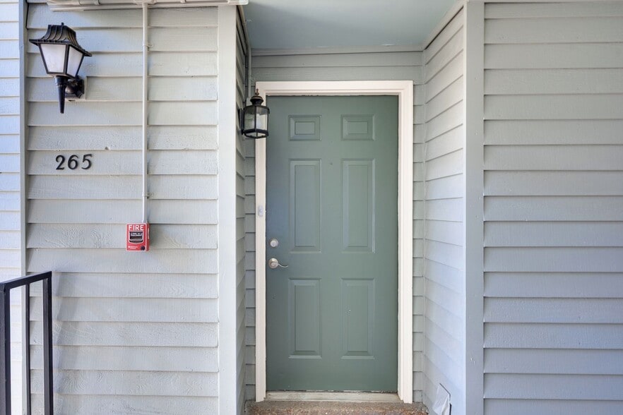 Building Photo - 265 Hillsboro Pl