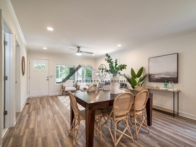 Building Photo - 1010 Cole St