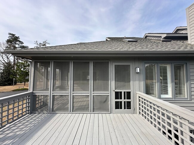 Building Photo - Furnished Townhome with Water Views and Boat Slip!