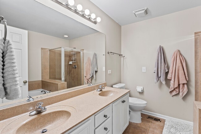 Building Photo - 3153 Saganashkee Ln
