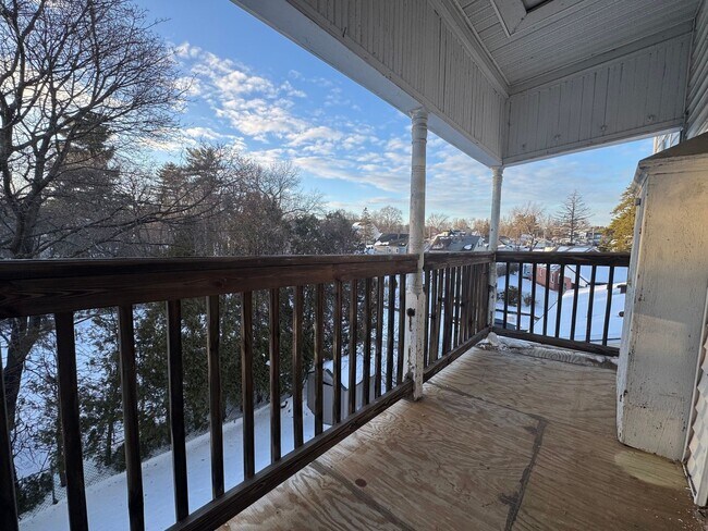 Building Photo - 16 Avon St