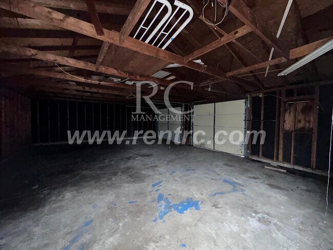Building Photo - 1101 Chandler-