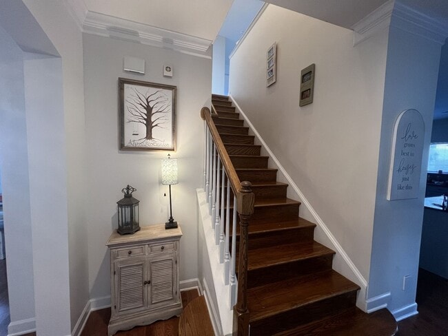 Building Photo - Great, large home in Franklin with home theater room!