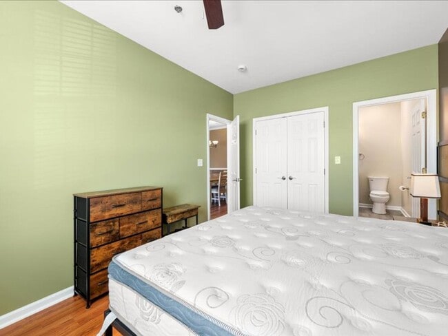 Building Photo - For Rent: Beautifully updated 2-bed/2-bath condo, Sandpiper Village, Rehoboth. $2,000.00/month. P...