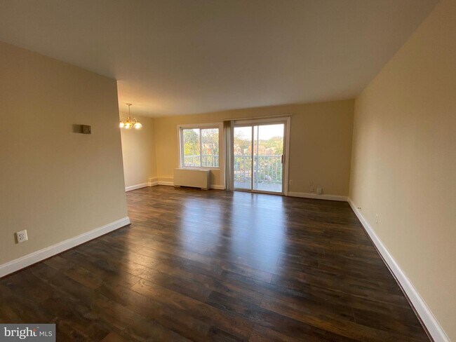 Building Photo - 1001 Chillum Rd