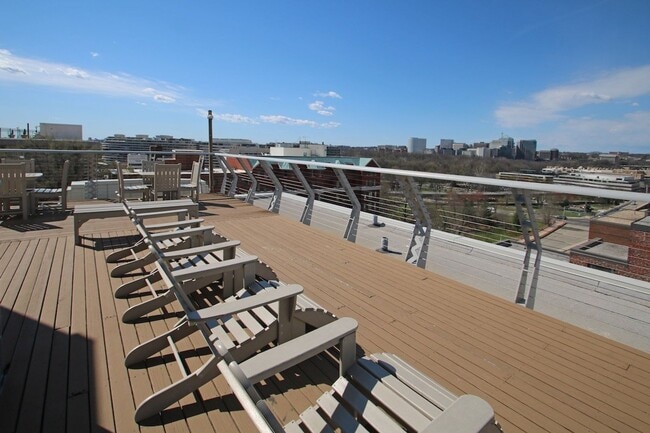 Building Photo - Foggy Bottom Efficiency W/Roofdeck, All En...