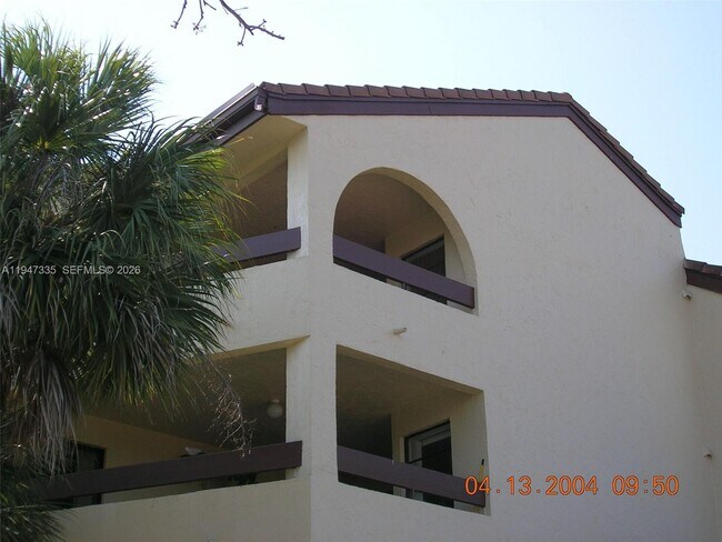 Building Photo - 8850 SW 123rd Ct