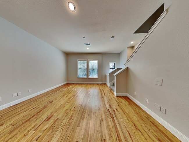 Building Photo - 3816 Haskell Ct