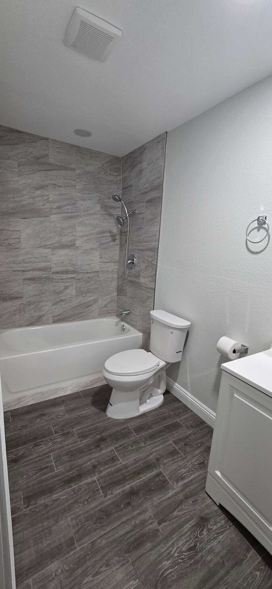 Master Bathroom - 1405 Vegas Valley Dr