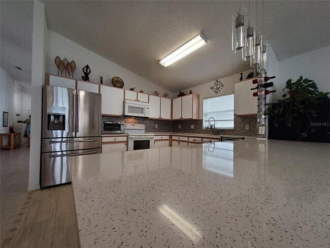 Building Photo - 944 Lockbreeze Dr