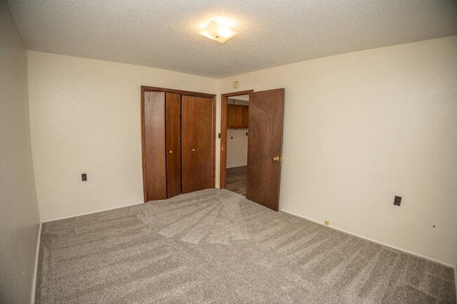Building Photo - 115 Traci Dr