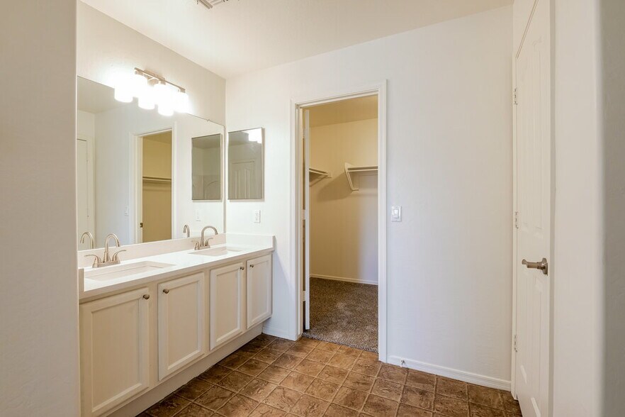 Building Photo - 7937 W Williams St