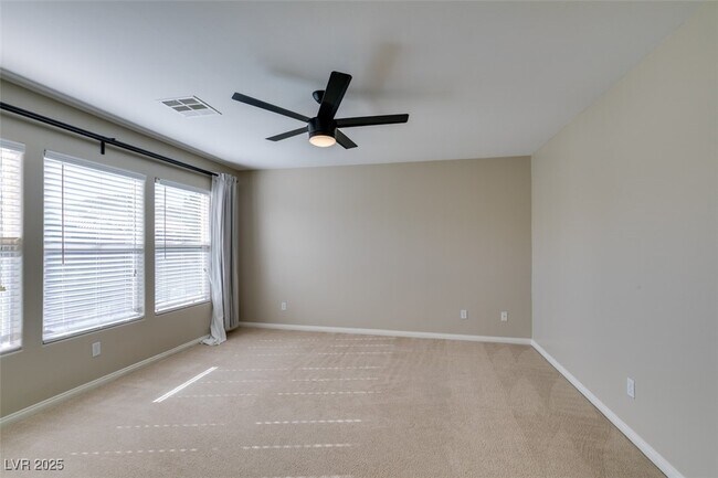 Building Photo - 25 Precipice Ct