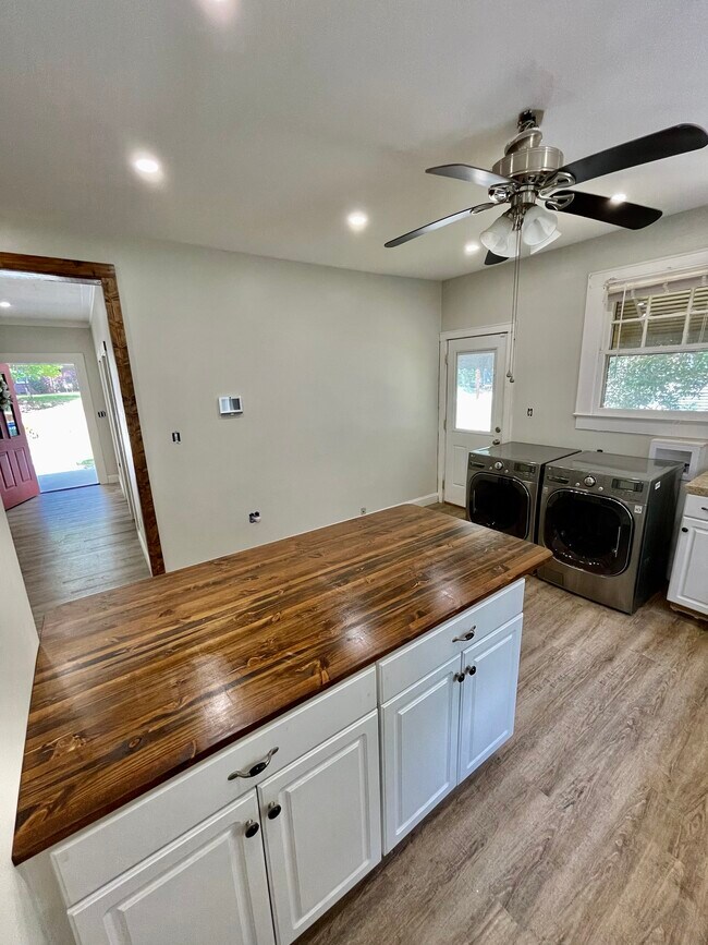 Building Photo - 211 North St