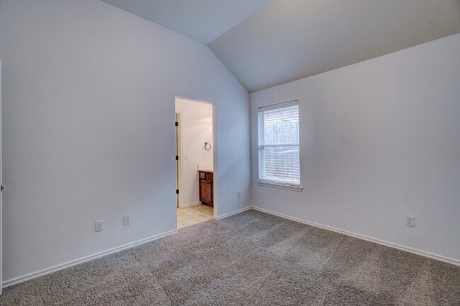 Building Photo - 3900 Sierra Vista Way