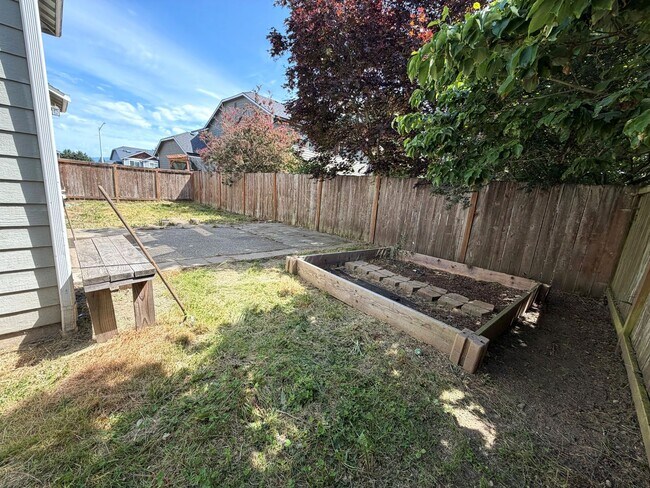 Building Photo - Large 4 bedroom 2.5 bathroom in Arlington