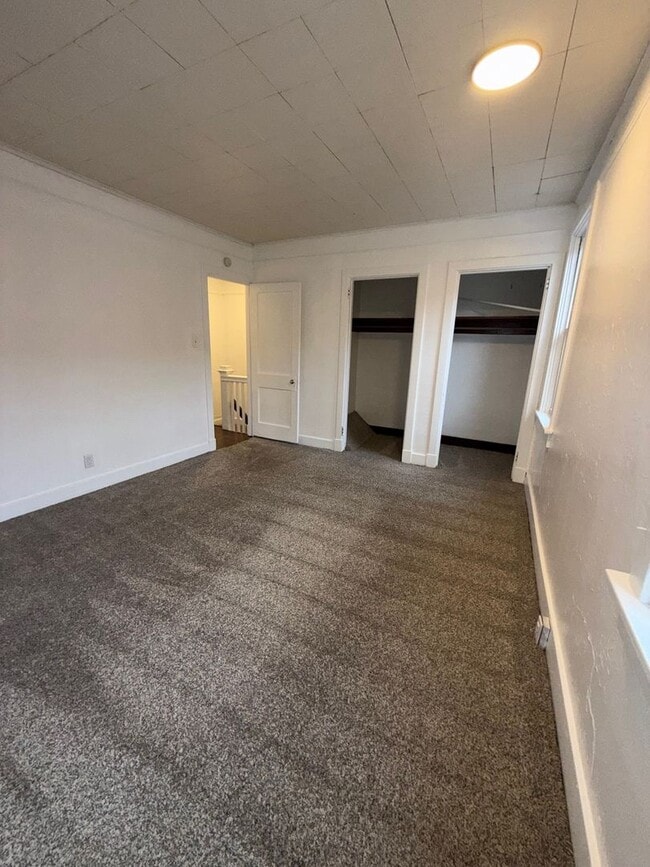 Building Photo - 105 Court St