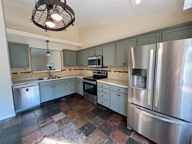 Building Photo - Charming 4-Bedroom Home Near Morse Park & ...
