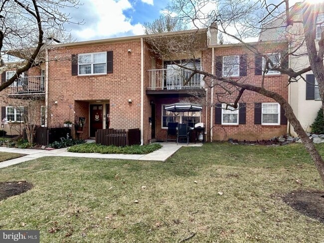 Building Photo - 1027 N Valley Forge Rd