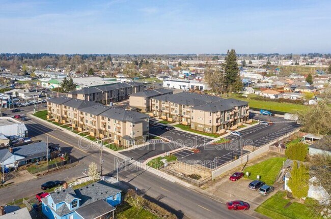 Building Photo - 3210 Silverton Rd NE