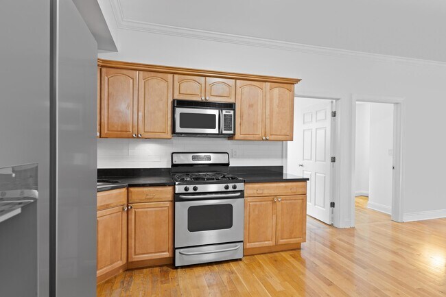 Building Photo - 85 Broadway