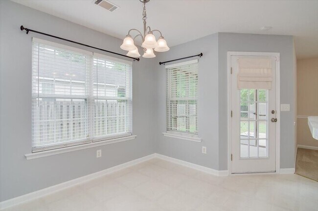 Building Photo - 1242 Watsonia Dr