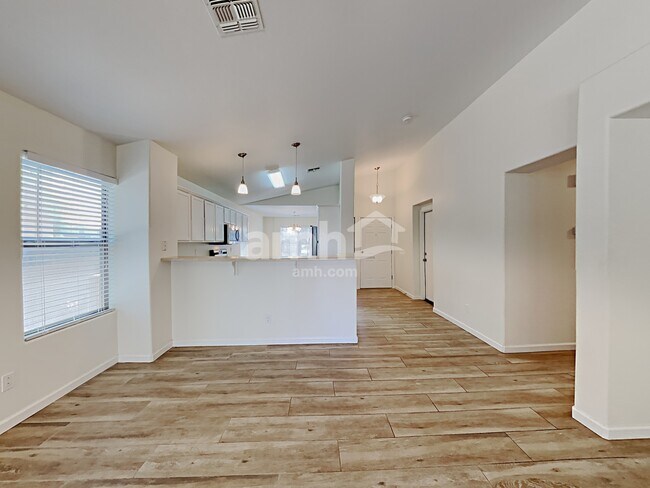 Building Photo - 17768 W Hearn Rd