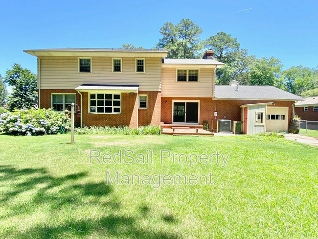 Building Photo - 487 Harwin Dr