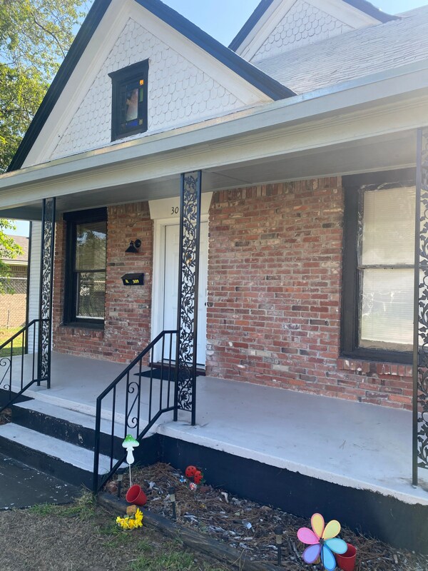 Building Photo - 309 N Louisa Ave