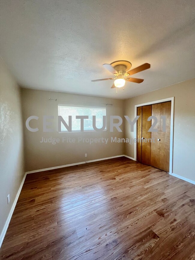 Building Photo - Pleasant 2/2 Duplex in Fort Worth For Rent!