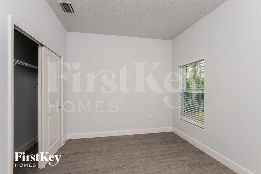 Building Photo - 543 Waterside Rd SE